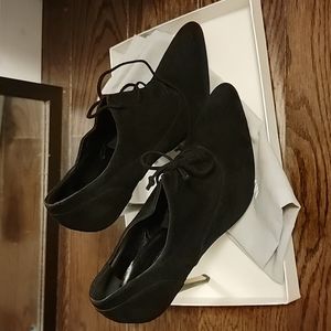 Manolo Blahnik black suede ankle booties 105mm
